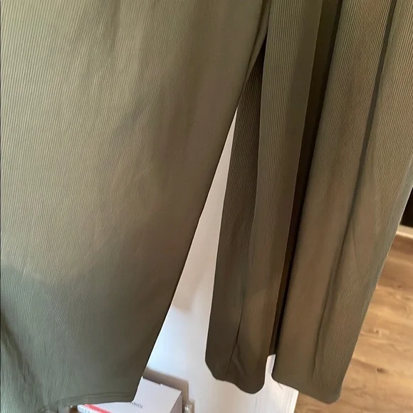 NWT  ribbed green jumpsuit romper - Picture 3 of 9